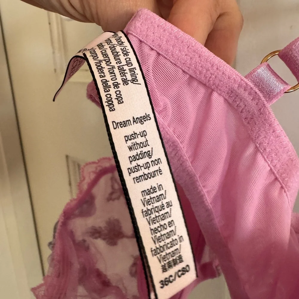 Victoria’s Secret pink floral push-up‎ without padding bra size 36C